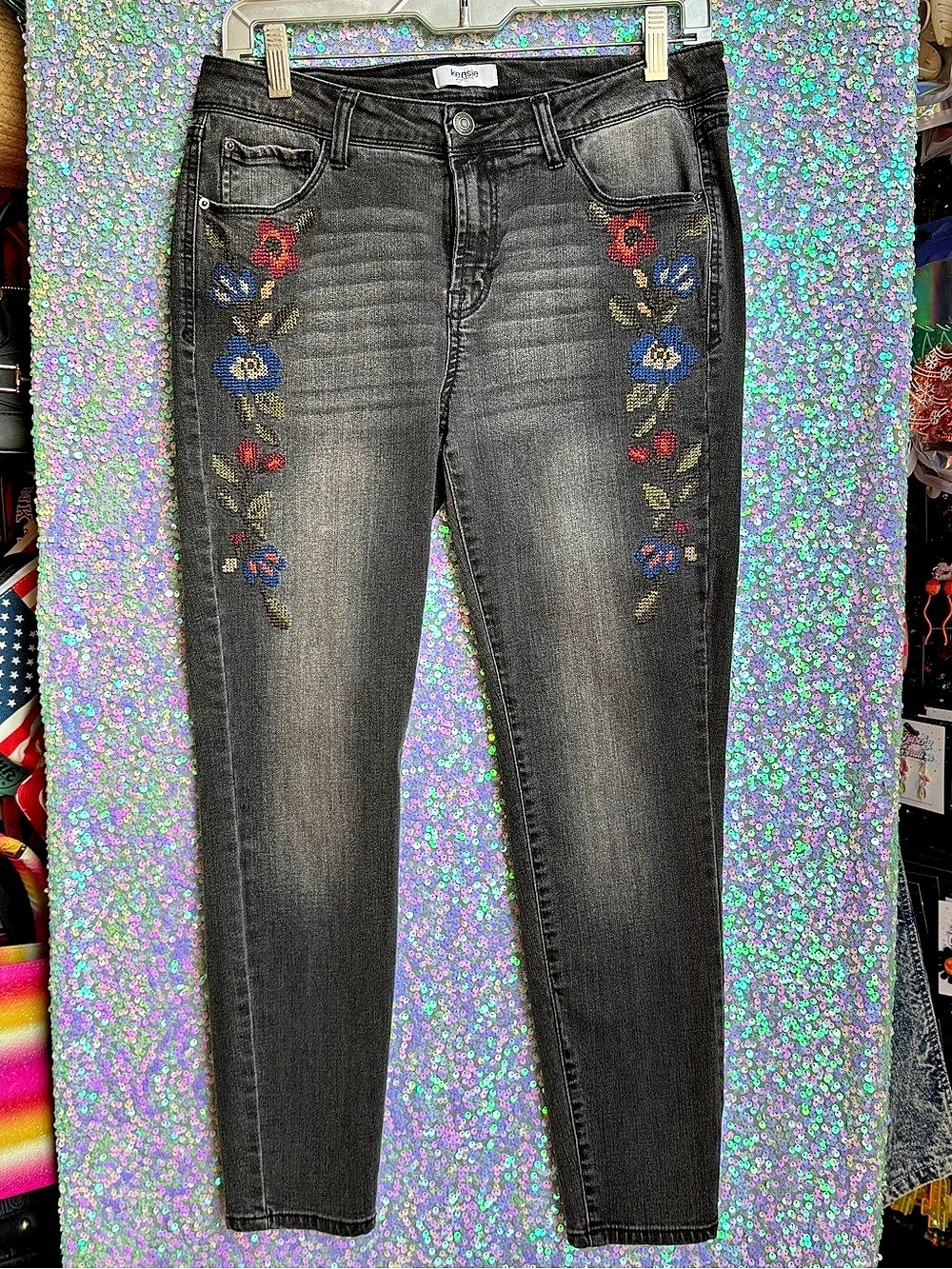 Kensie Floral Embroidered Black Skinny Jeans